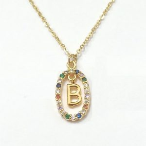 Collar de letra con piedras ( disponible todas las letras)