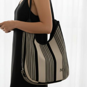 Bolso maxi hobo tejido líneas B&W NOCO